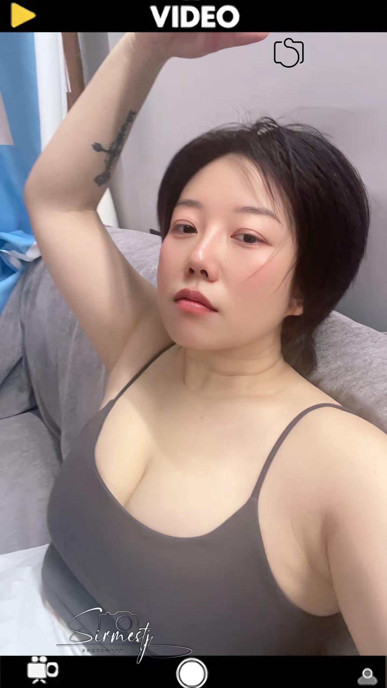 大胸女孩也可以穿衣自由，微胖我很美呀！运动打卡坚持打卡 在家健身 健身小姐姐