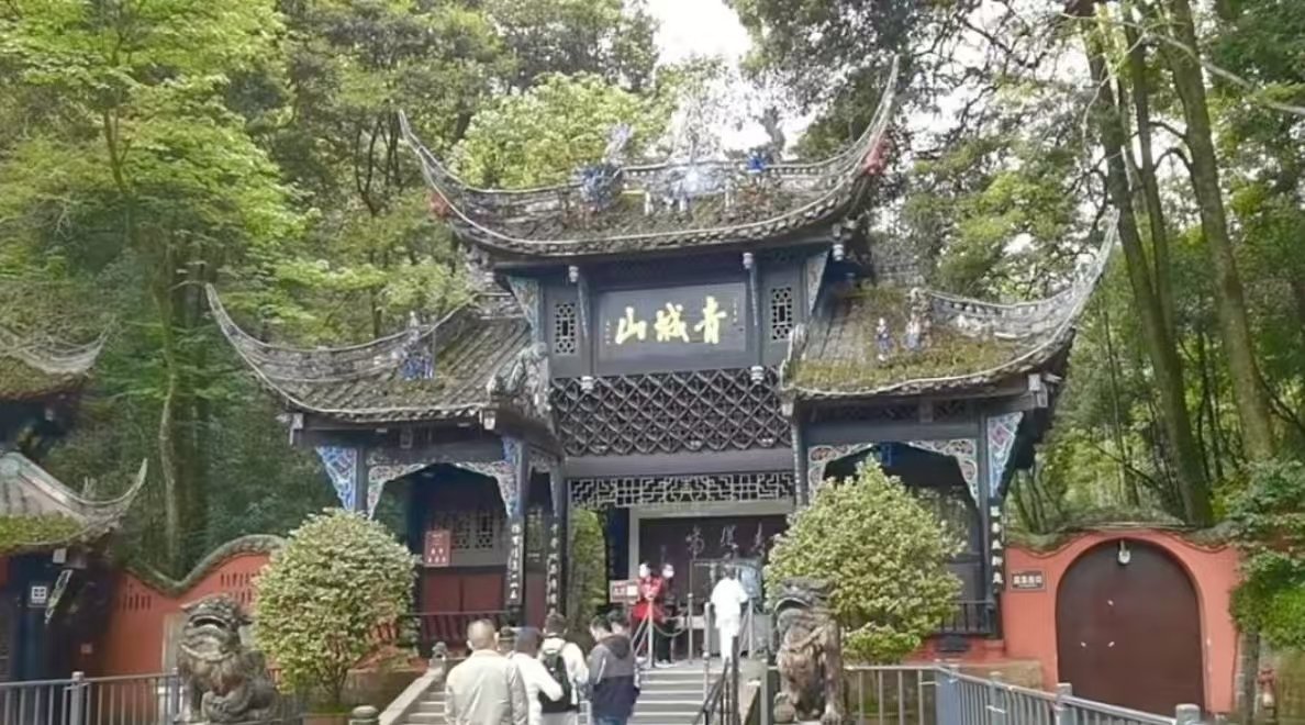 各地文旅又有新专辑了  临近春节各地文旅又开始发力了，各地文旅的新专辑属实让人想