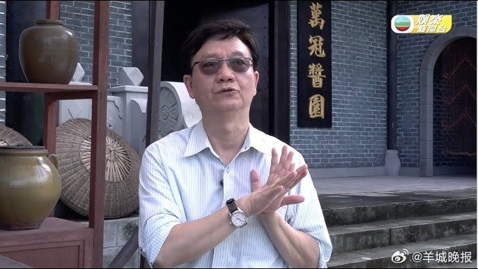 #前TVB监制梁材远逝世# 曾制作过《誓不低头》《茶是故乡浓》《酒是故乡醇》《紫