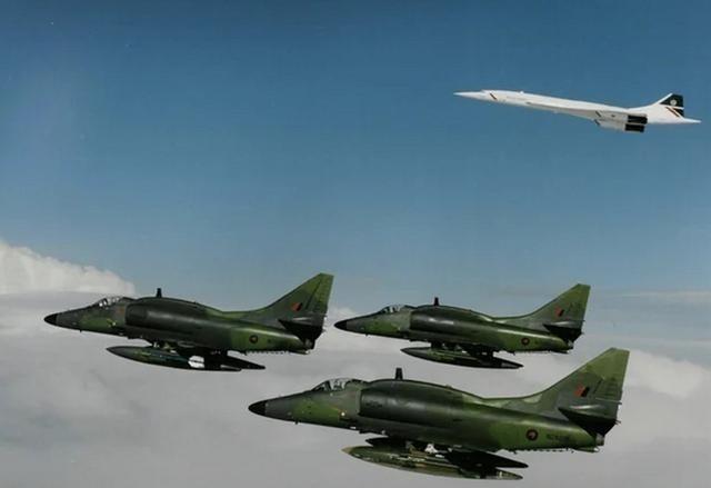 新西兰军机千里迢迢飞到中国黄海搞侦察，还顺手干扰民航飞行！转头一看，中国还是它最