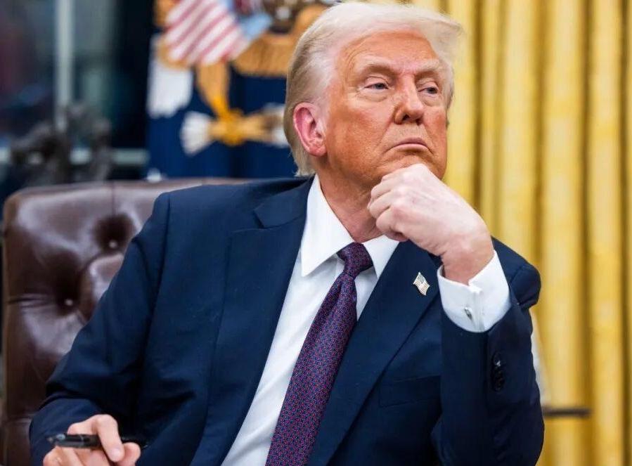 美国一机场将更名为特朗普国际机场你怎么看这是特朗普唯我独尊，处处留痕，搞个人崇拜