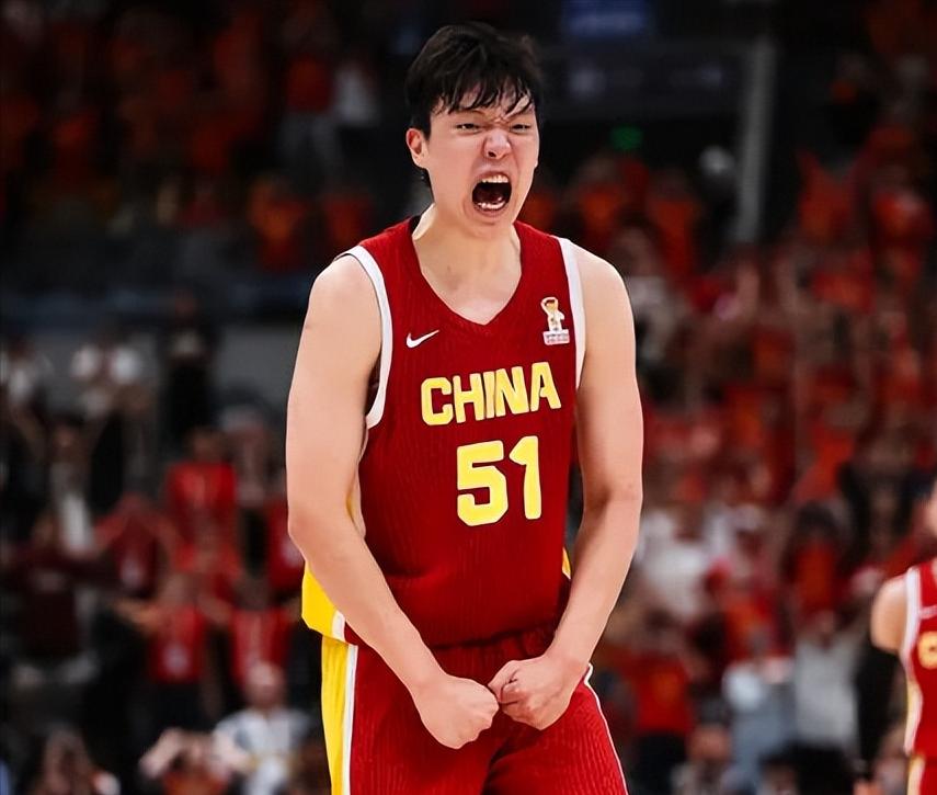 绝杀为什么成功？

一是郭指导的战术安排（也有可能是赵继伟的见机行事）。二是赵继