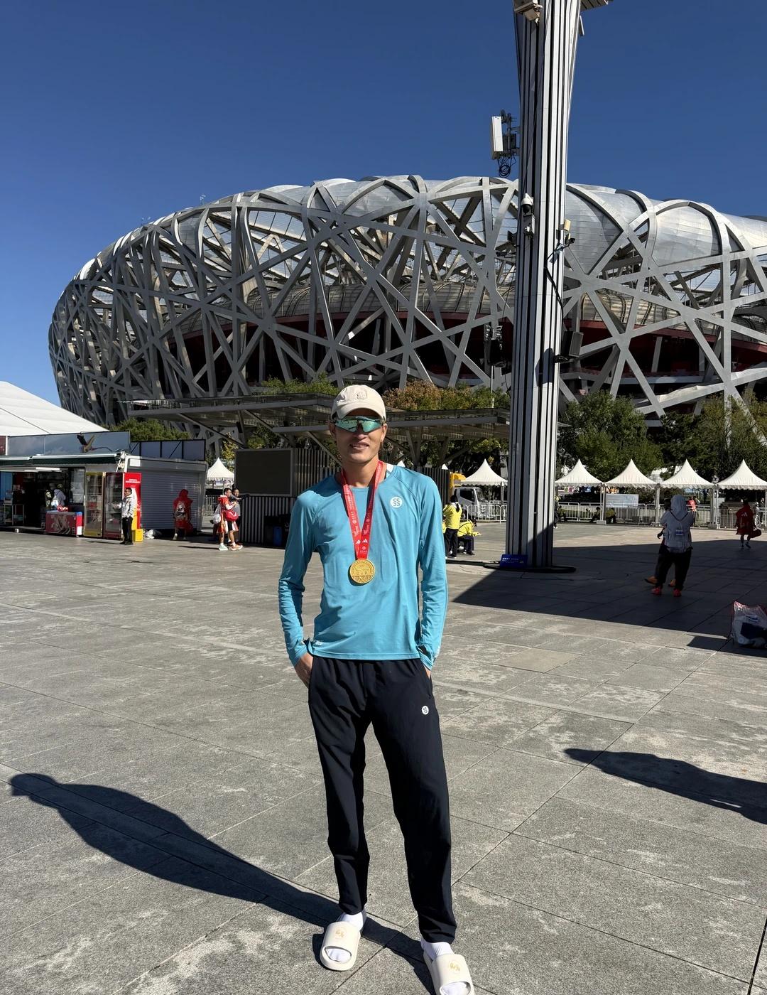 北京马拉松
确实颓废了一段时间 还有好长的路要走！就这样吧回去好好训练训练 跑步