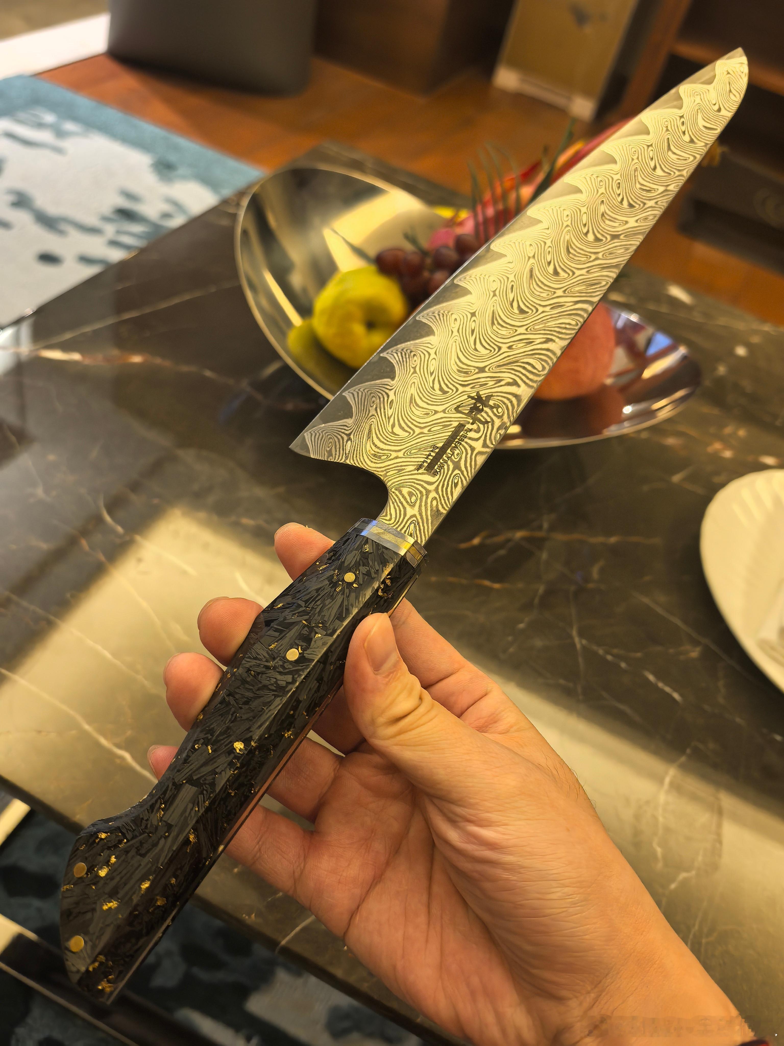 话不多说，明天上架新款大马厨刀，这里直接抽两把。今年第一次抽新款菜刀，也顺便祝大