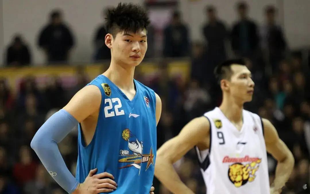 这是王哲林职业生涯的第14个赛季，今夜他拿到自己职业生涯的第10000分，成为C