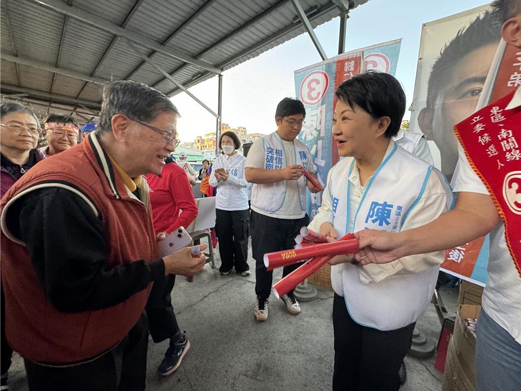 五月天跨年起将在台中一连表演6天，台中市长卢秀燕29日下午在台南辅选国民党“立委