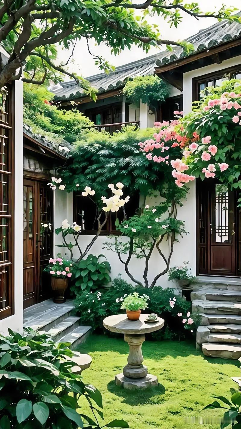 高朋满座的反义词应该是：“门可罗雀”。前者热热闹闹，后者冷冷清清。