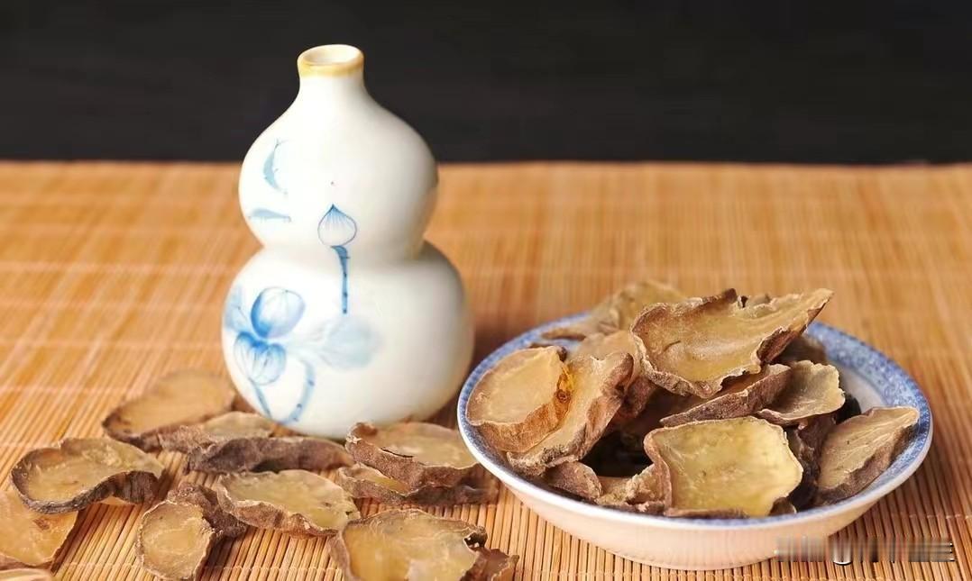 “扶阳第一药”——附子，温阳、生气、再加一物，直达病根

附子是中药里扶阳大将，