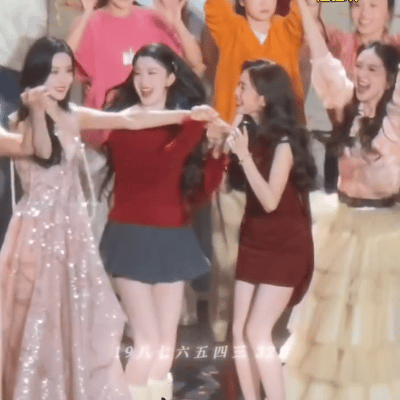 王楚然虽然人高马大的，其实私下就是小女孩吧哈哈哈哈，172 的高妹也是妹！ 