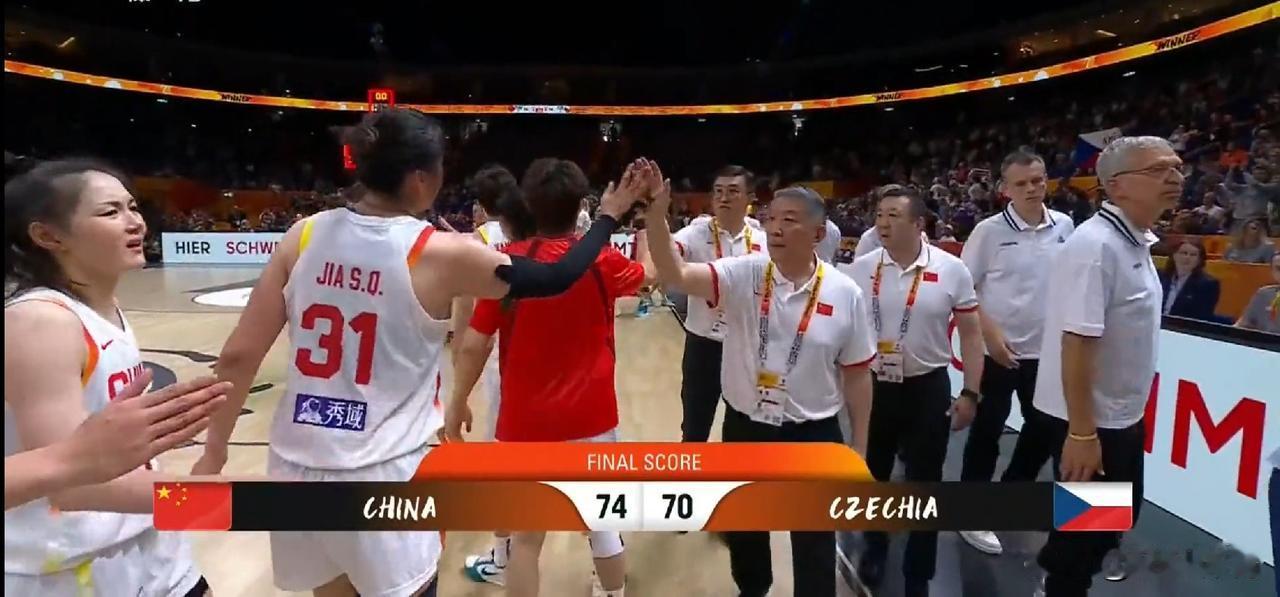 韩旭22分14篮板4助攻！！！中国女篮世界杯小组赛第二轮加时以74-70逆转战胜