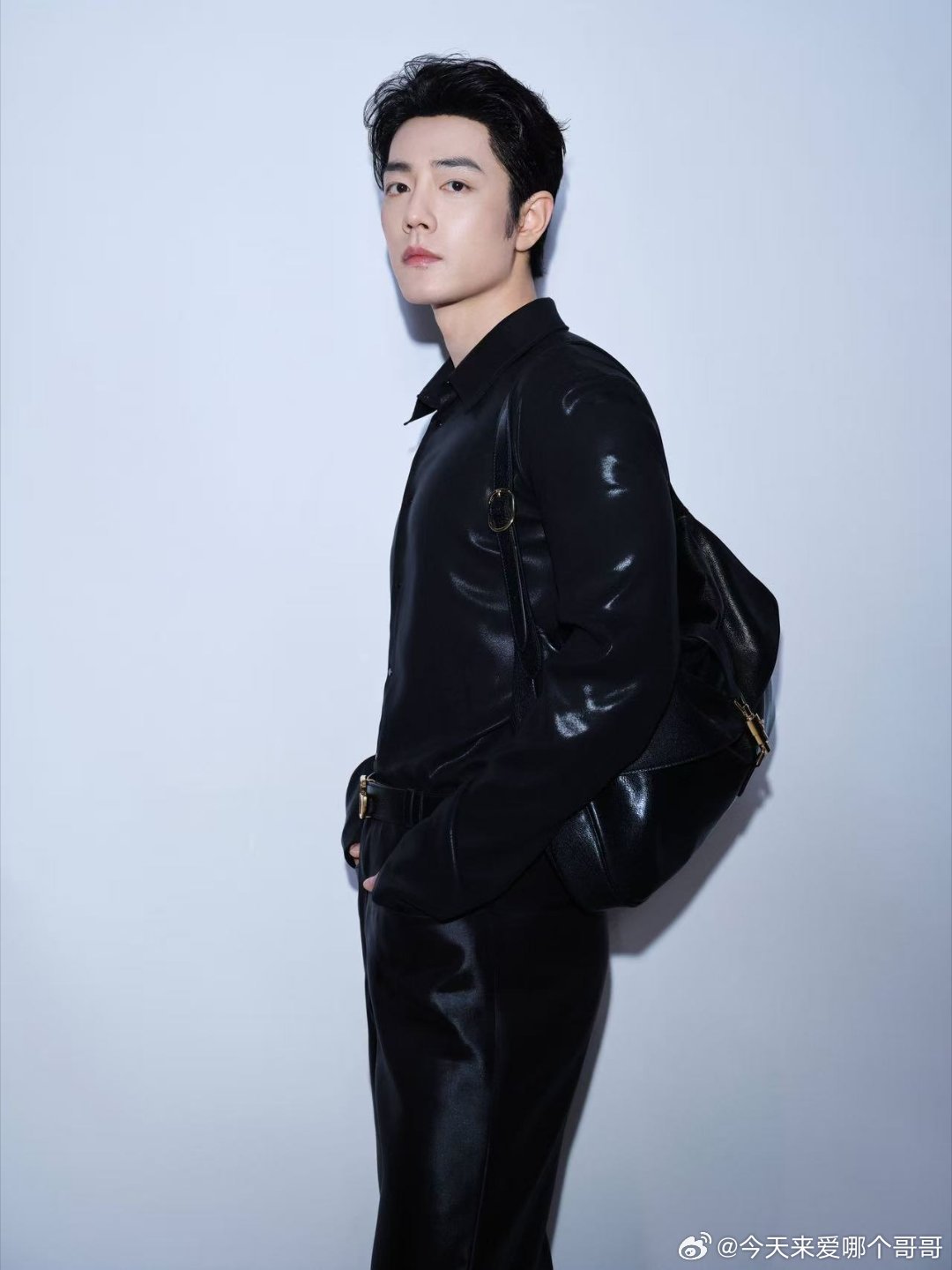 米兰时装周大秀落幕后，演员、歌手及全球品牌代言人肖战率先身着全新GucciPri