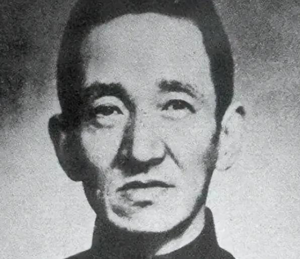 陈布雷读完《论持久战》一夜未眠，说了句话让蒋介石沉默。1938年，陈布雷读完《论