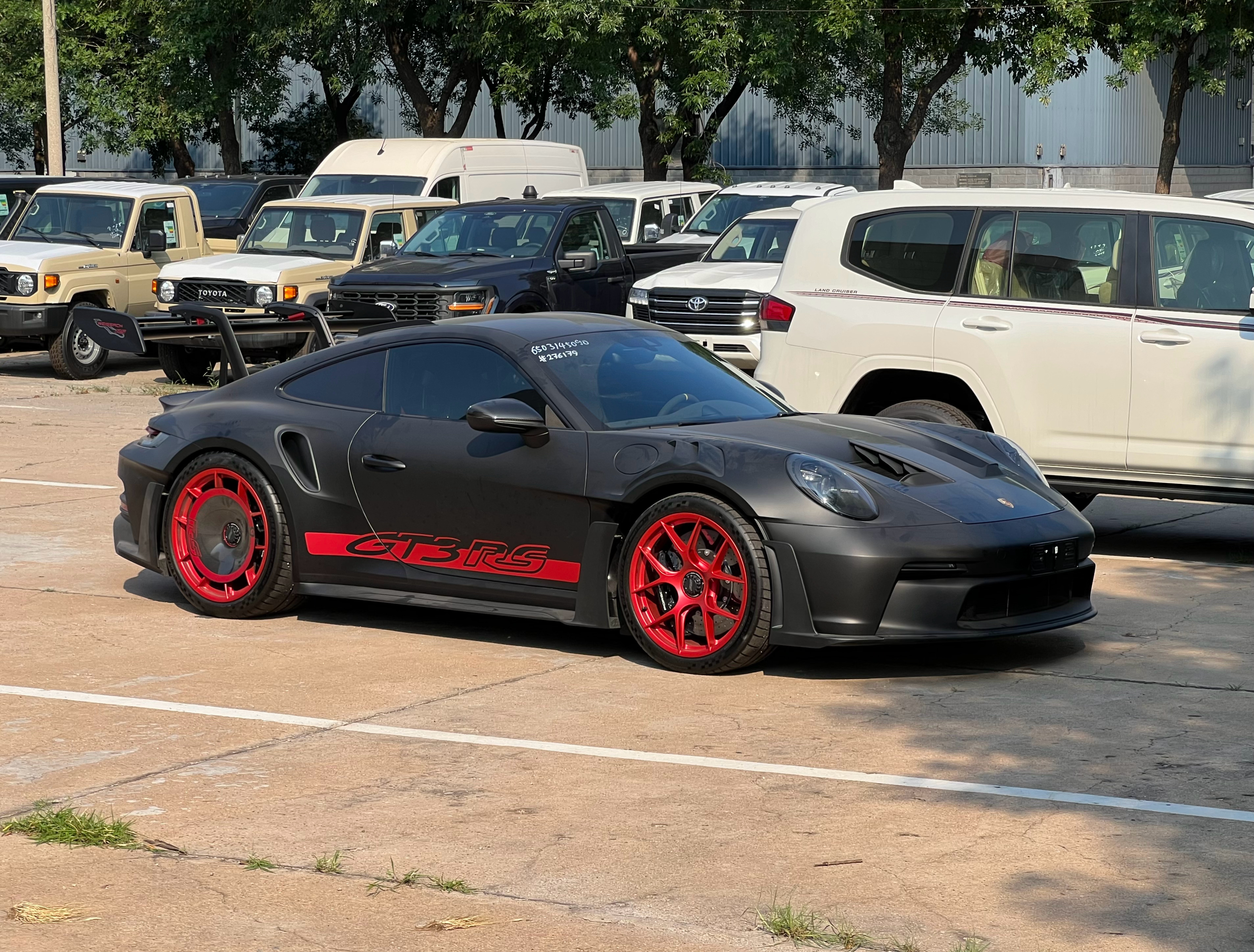 偶遇一台GT3 RS磨砂车漆搭配，红拉花，红轮毂 天津·中国天津自由贸易试验区