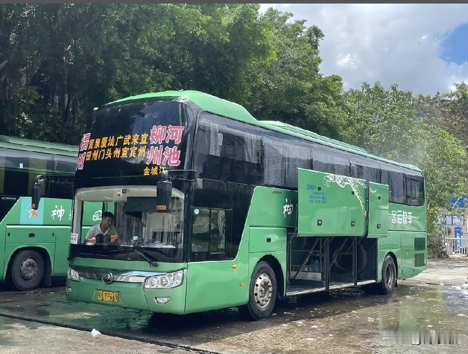 福建曾经开往广西的省际长途线路（三），还有多少在跑？
福州—河池
福州—全州
福