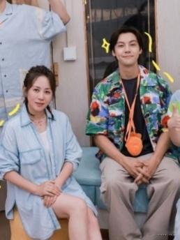 惠英红谢霆锋容祖儿包场九门 今天新剧开播圈内好友纷纷助力。惠英红、谢霆锋、容祖儿