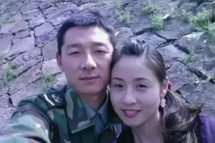 他的结婚申请刚从部队批下来，未婚妻却遭遇车祸成为植物人，他不顾全家反对，坚持结婚