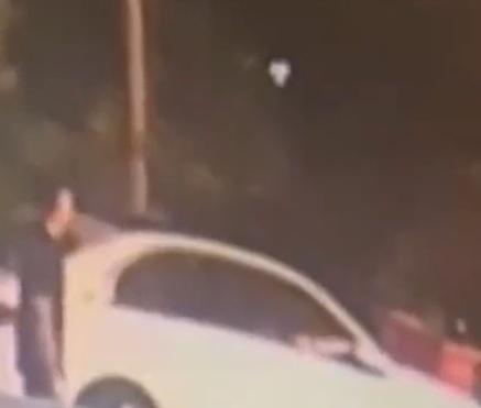 【抚州6人开奔驰餐馆消费370元逃单 老板发声：对方已还钱并道歉】近日，江西抚州