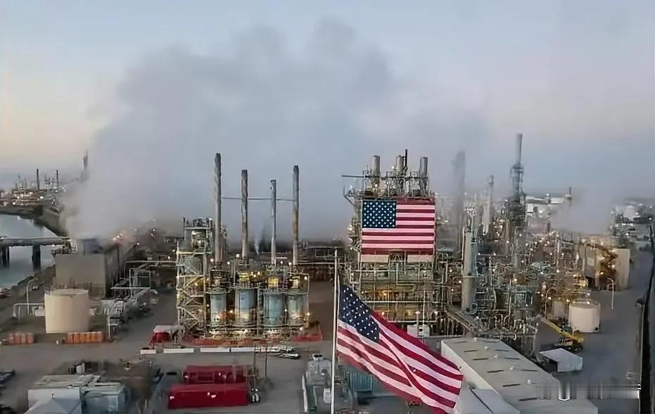 【特朗普向煤炭石油下跪，把美国未来卖给中国】美国当地时间2月16日，加利福尼亚州