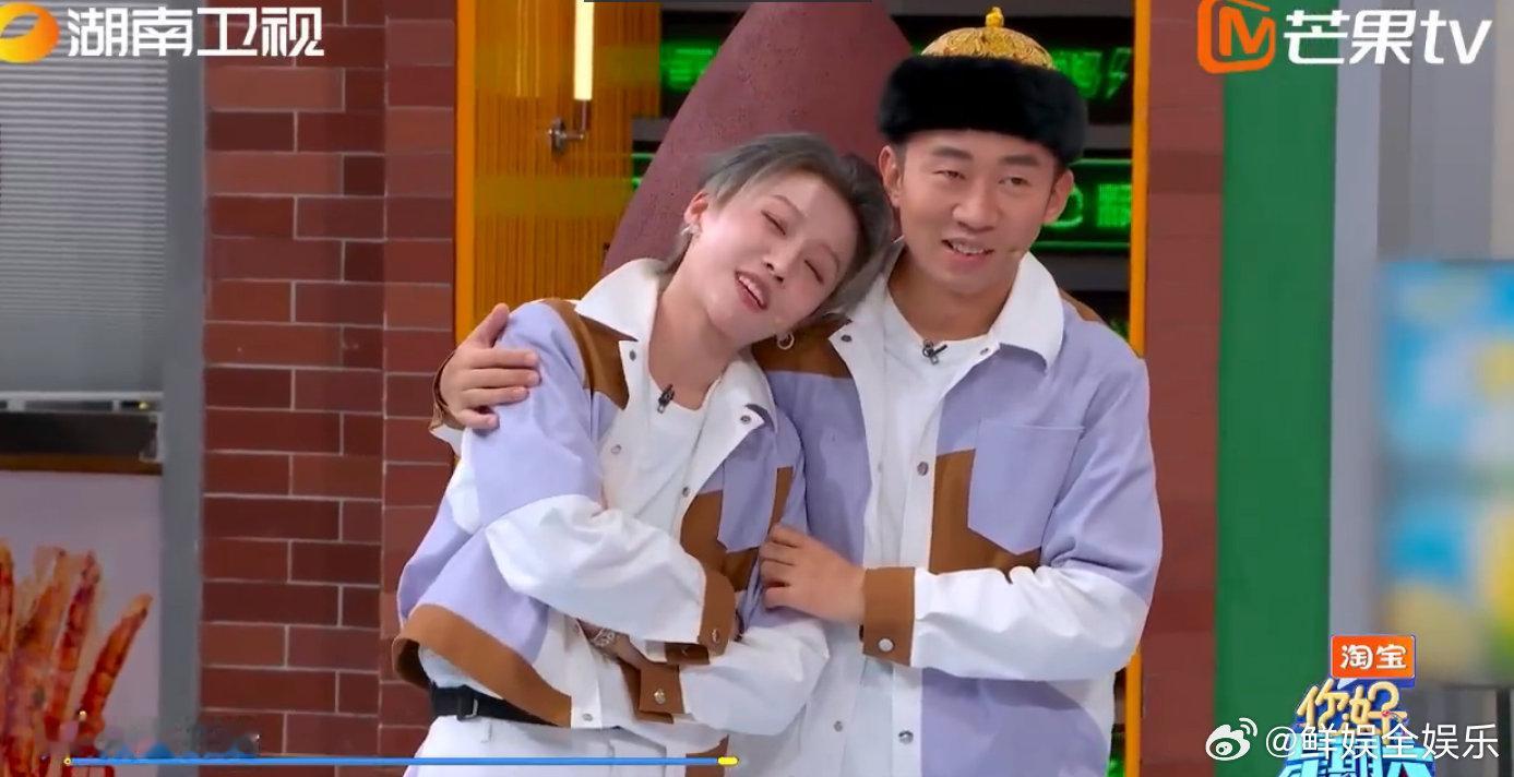 谁能想到刘雨昕还有这样的一面！扮小雪柔弱躺平，还要演绎冰柠檬的经典台词，这反差感