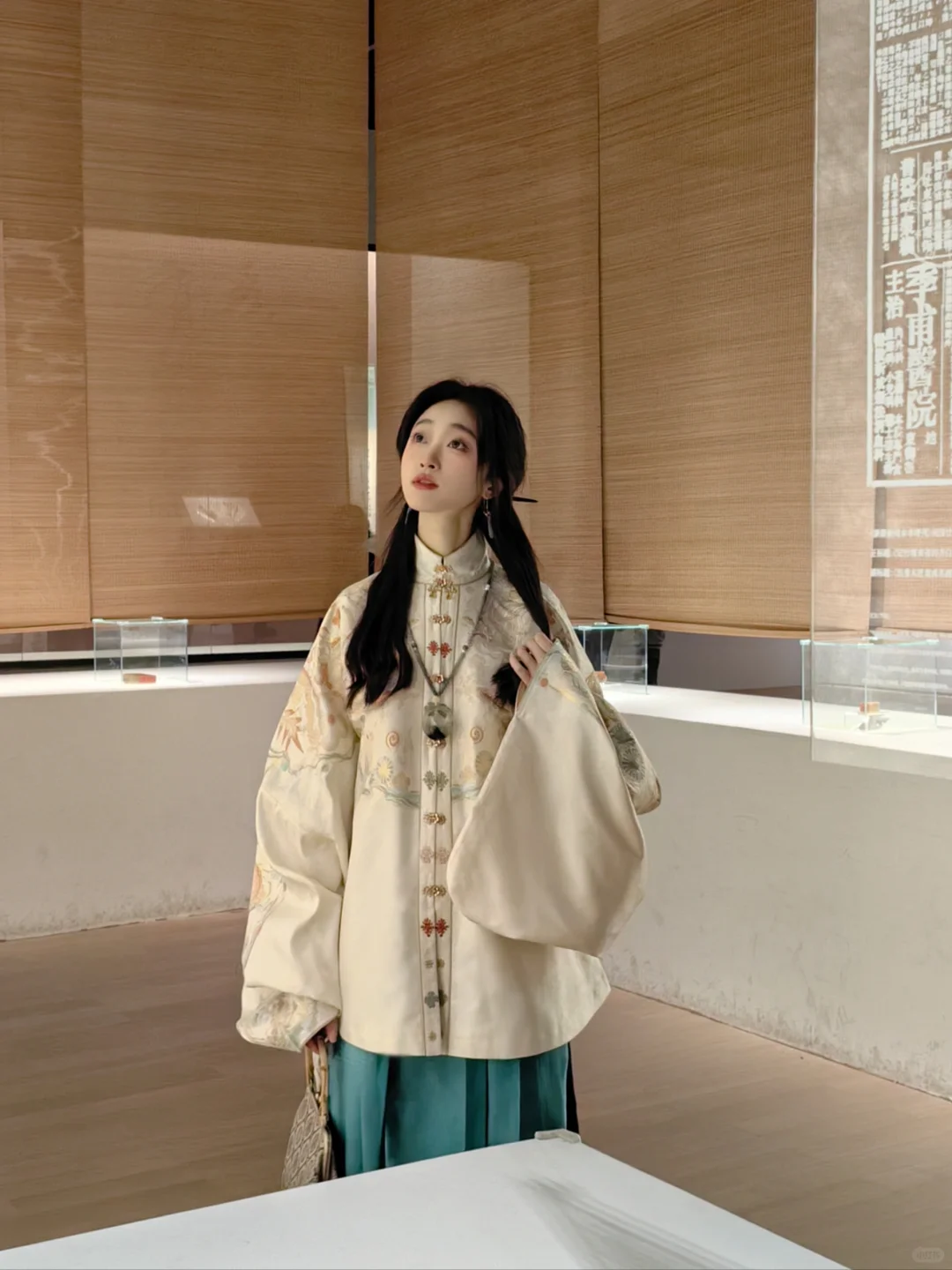 兼具富贵和清冷的明制汉服长什么样？
