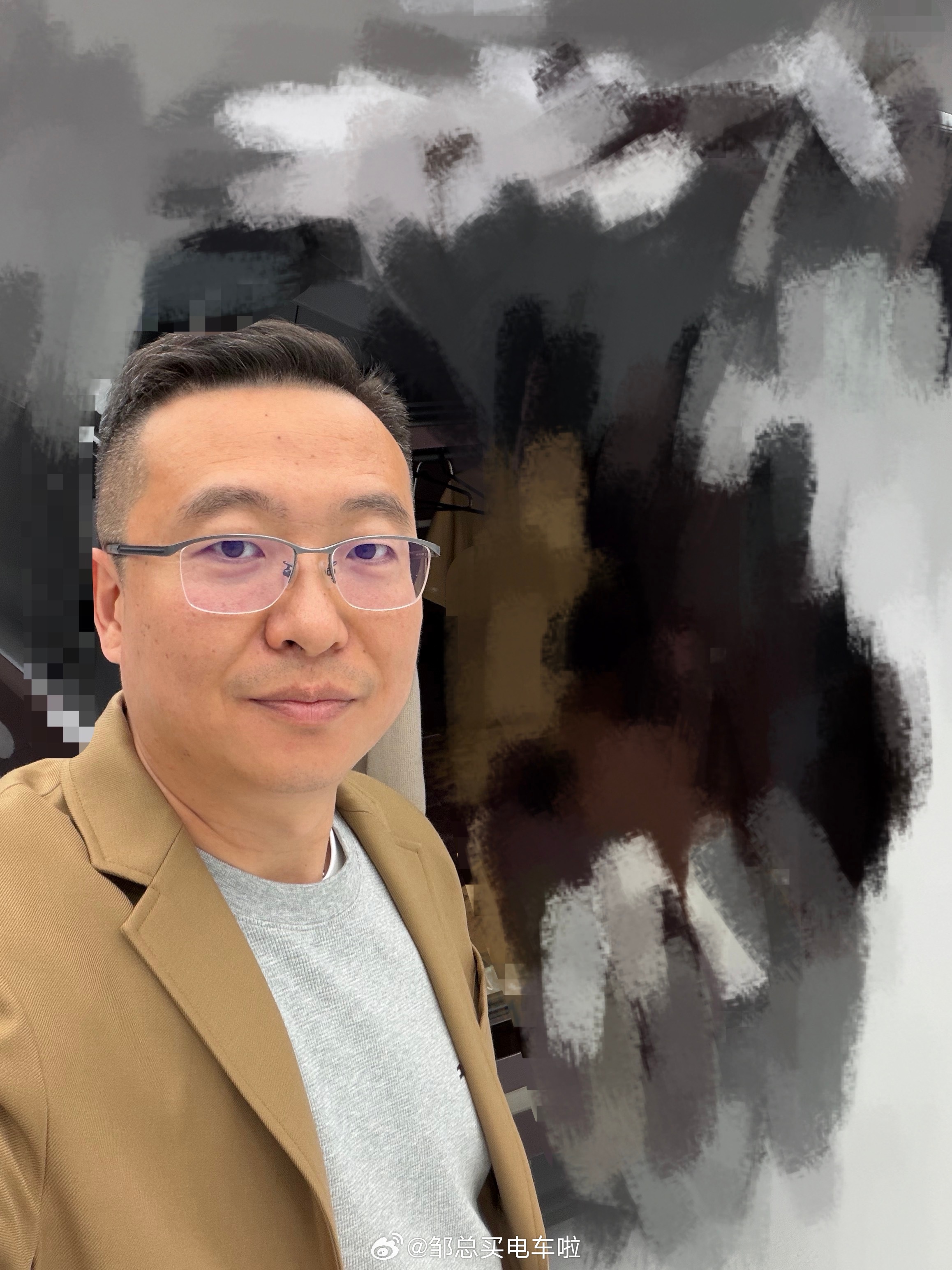 这几天来，我私信被问得最多的就是：邹总，说了这么多，蔚来ES9，你到底买不买？今