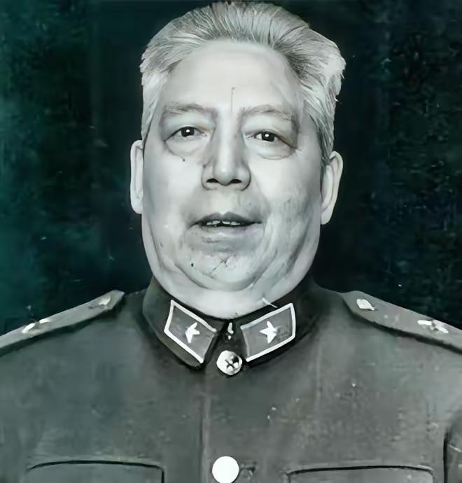 96年，离休的铁瑛将军正在家里看报纸，就在这时，女婿走了进来。女婿说：爸！你能不