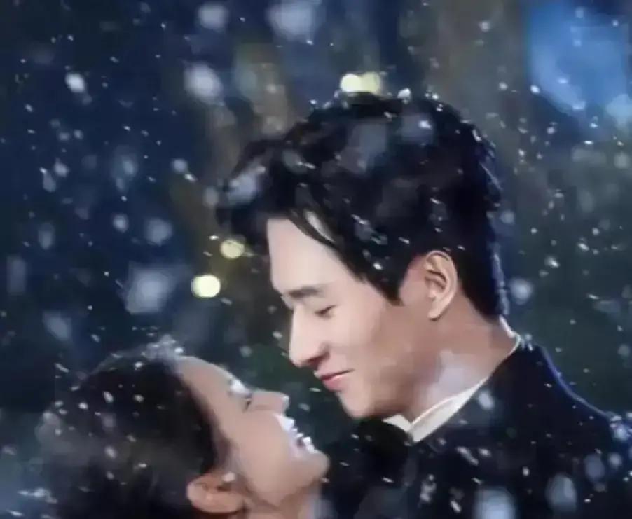 演员这行，入戏太深真能伤到人。过去谁管这个？现在行业总算醒过神了。
 
去年底出