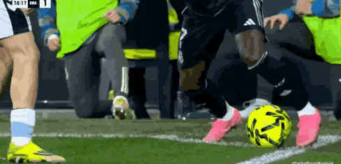 巴西足球最后的“土”！维尼的彩虹过人辣眼睛，直接掉身价！他以为他是内马尔！致敬失