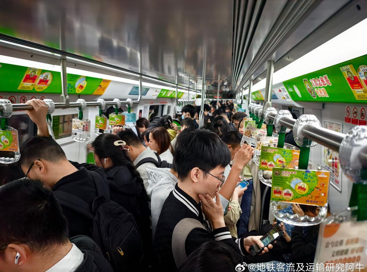 08:20，宁化→西洋区间（鼓山方向，图1）。
08:22，西洋→南门兜（图2）