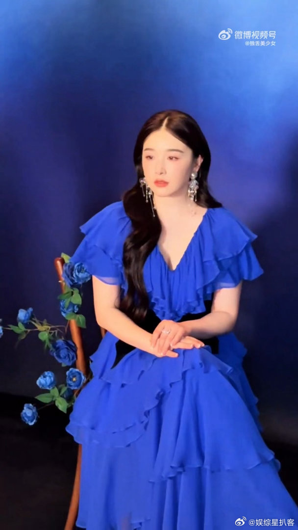 章小蕙让阚清子放下过去乘风初舞台直播乘风2026心疼阚清子的同时，也被这份女性间