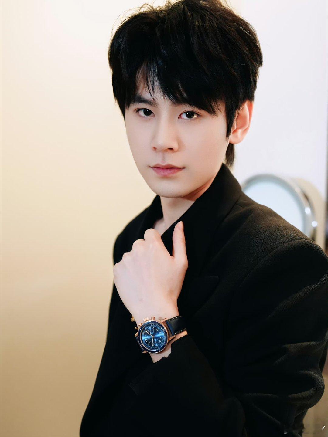 无畏NoFear无畏帅就一个字 🍑心光自为引多远都无畏 晚安你一路荆棘走来，我