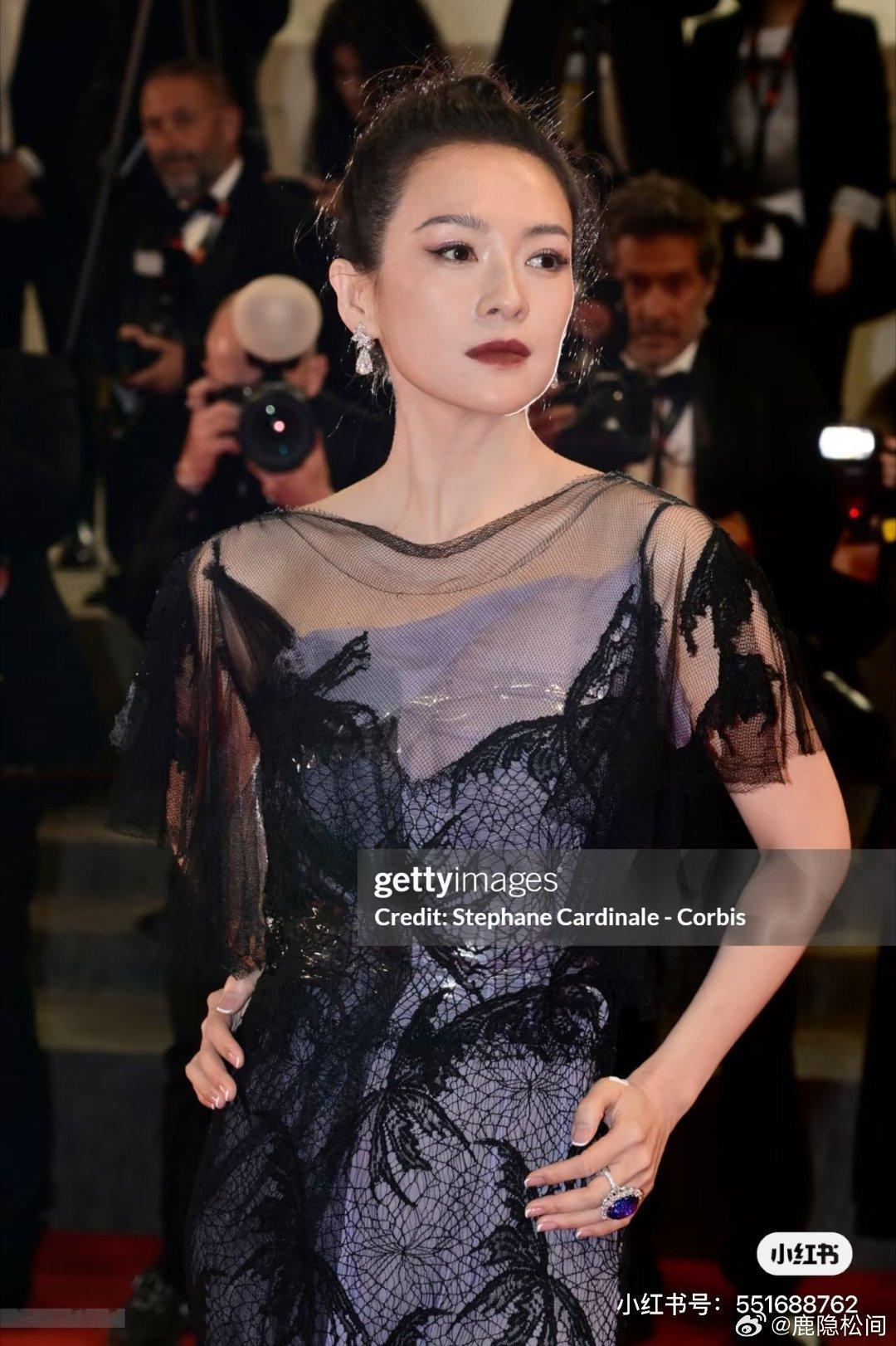 G社章子怡生图章子怡误入温网的电影女主 别人都是专程来温网看比赛的普通观众，只有