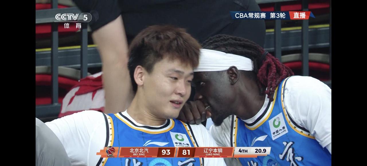 北京94：81战胜辽宁，辽宁虽败犹荣：
1、比赛转折点就是杨鸣被罚下场，局势突变