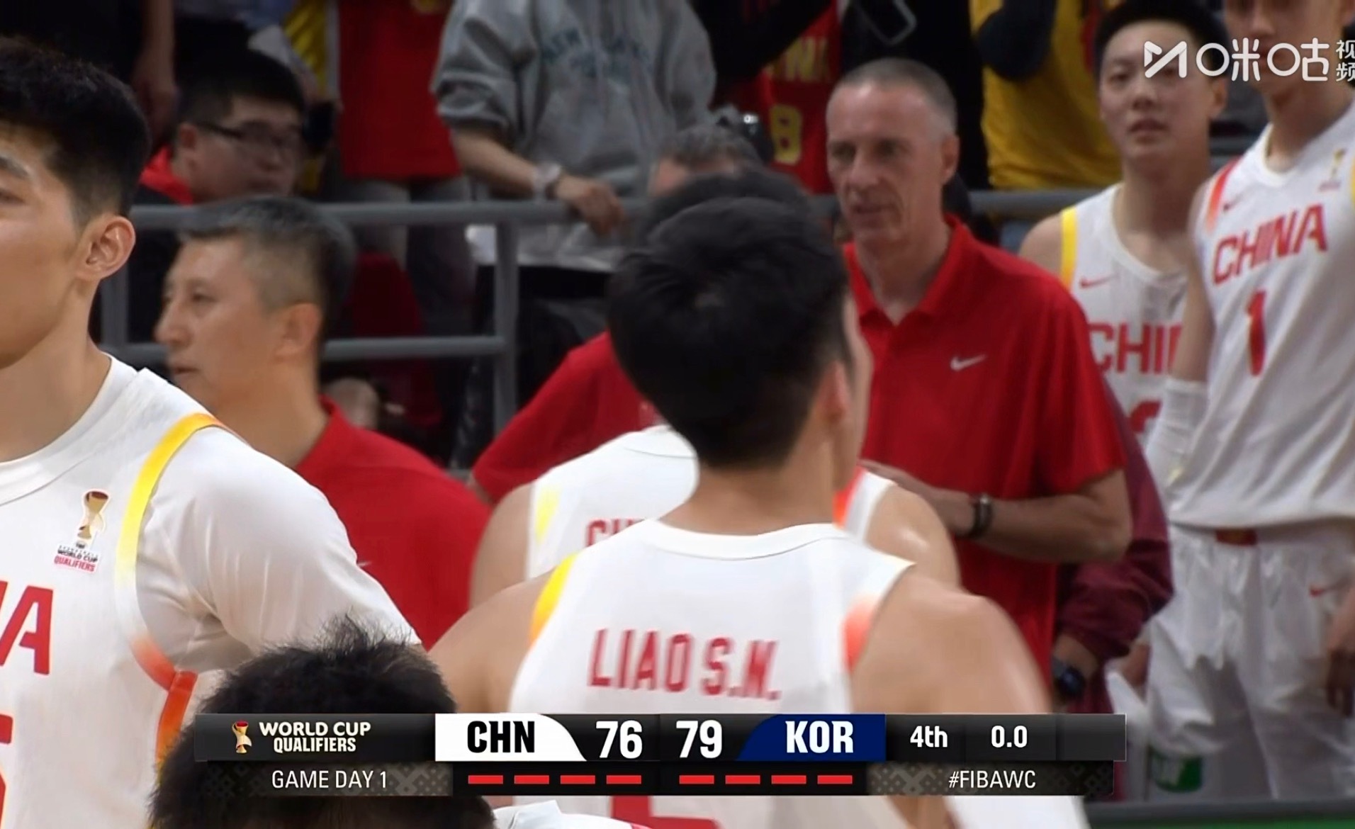 比赛结束，中国男篮76-80不敌韩国男篮。中国男篮vs韩国男篮