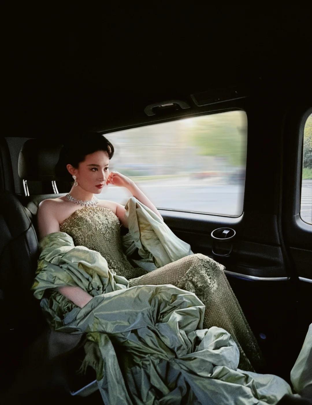 刘亦菲🚗让每一束光都找到了停留的理由
刘亦菲 宝格丽 高珠 宝格丽高珠展