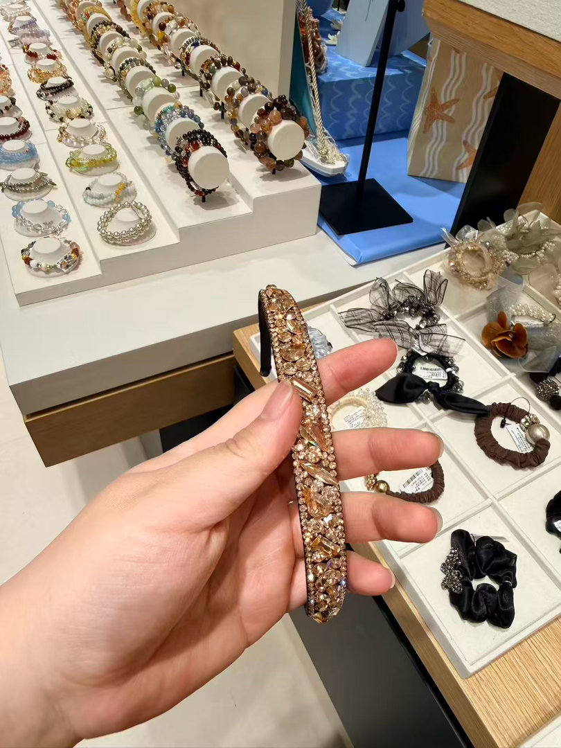 阿吉豆这两款发箍最好看，我从网上找的同款买的 