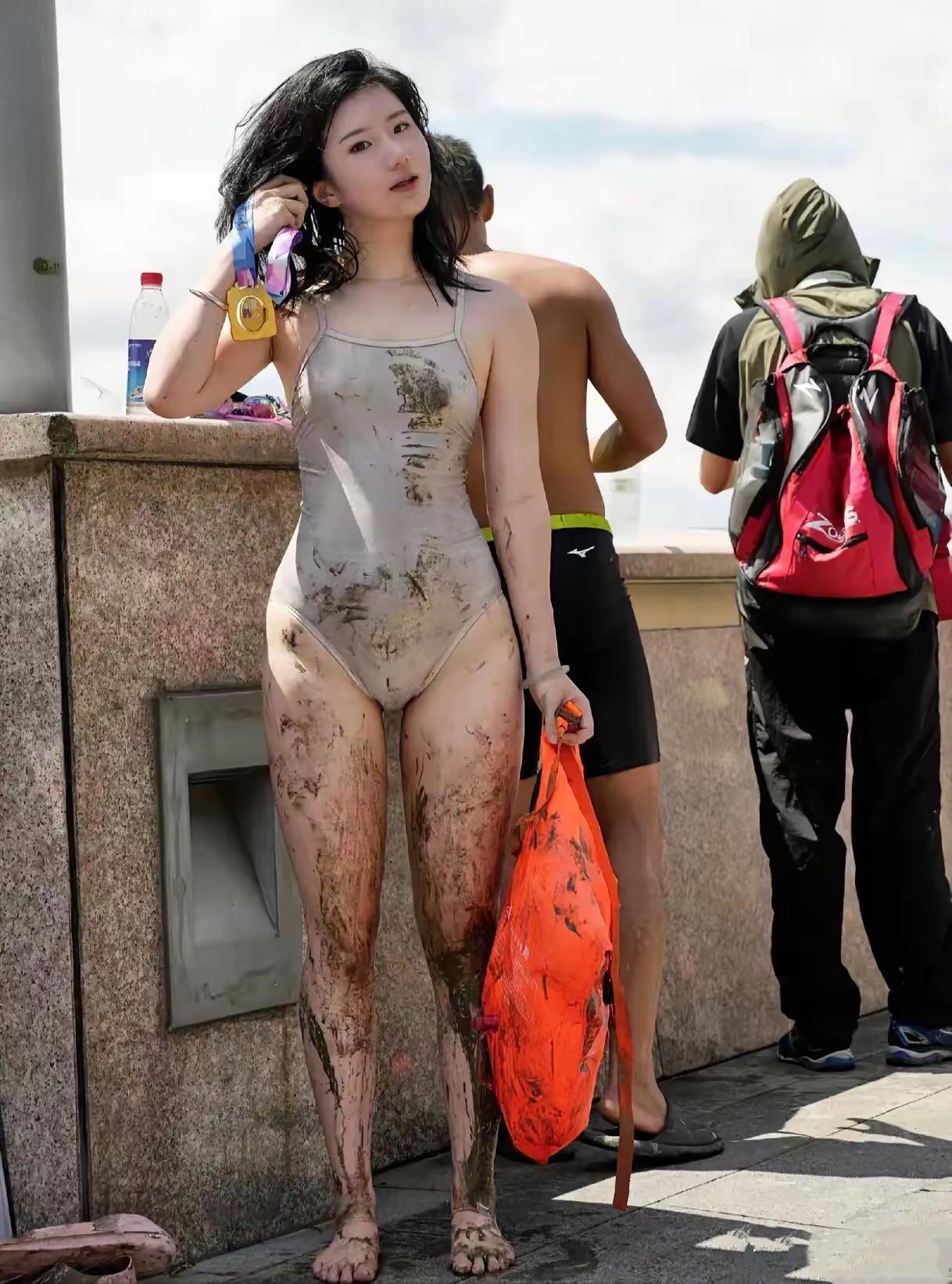 王朔：要笑就笑出声！要求寡妇守节，鼓吹光棍禁欲，号召乞丐节食，蛊惑穷人捐款，这不