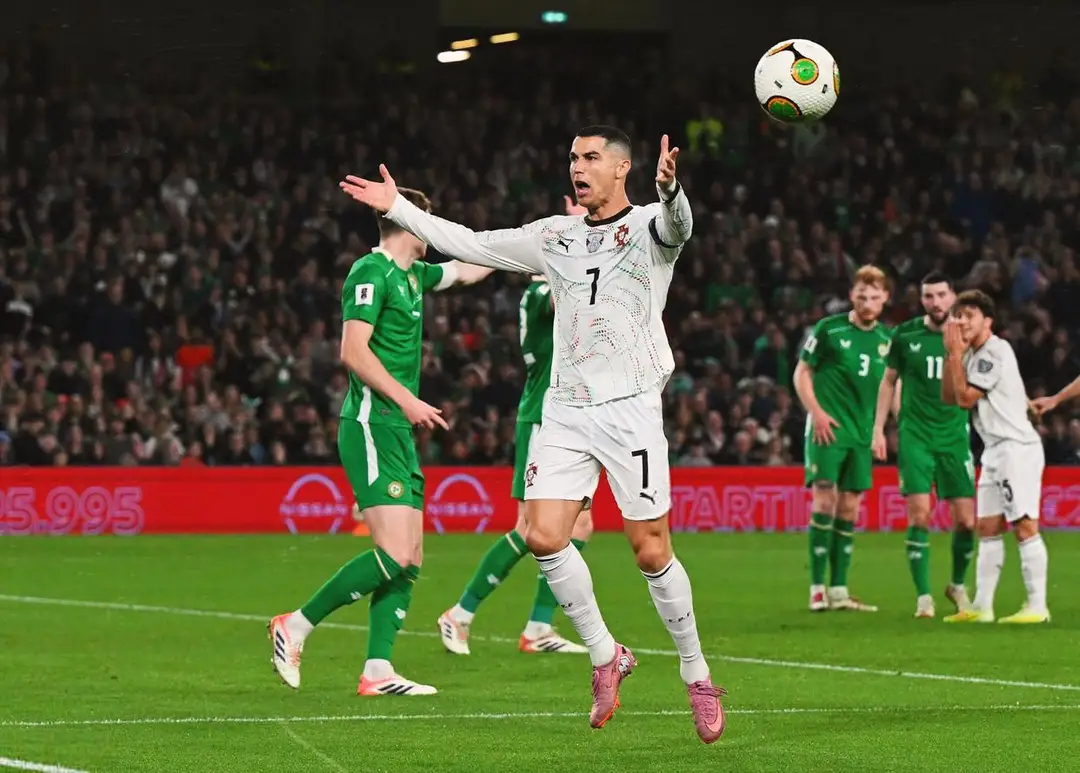 爆冷0:2！C罗染红提前谢幕世预赛，葡萄牙输球仍居小组榜首美加墨世界杯堪称“诸神