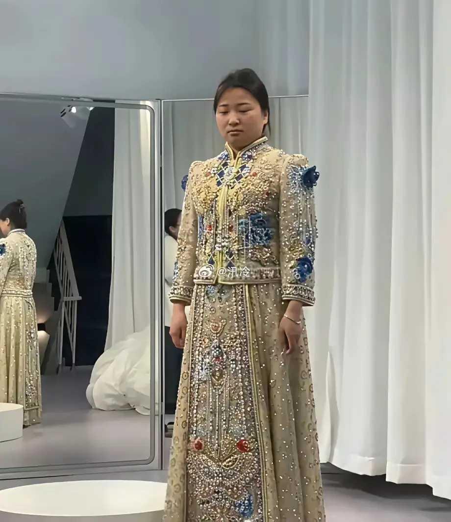 新娘子一看实物天塌了