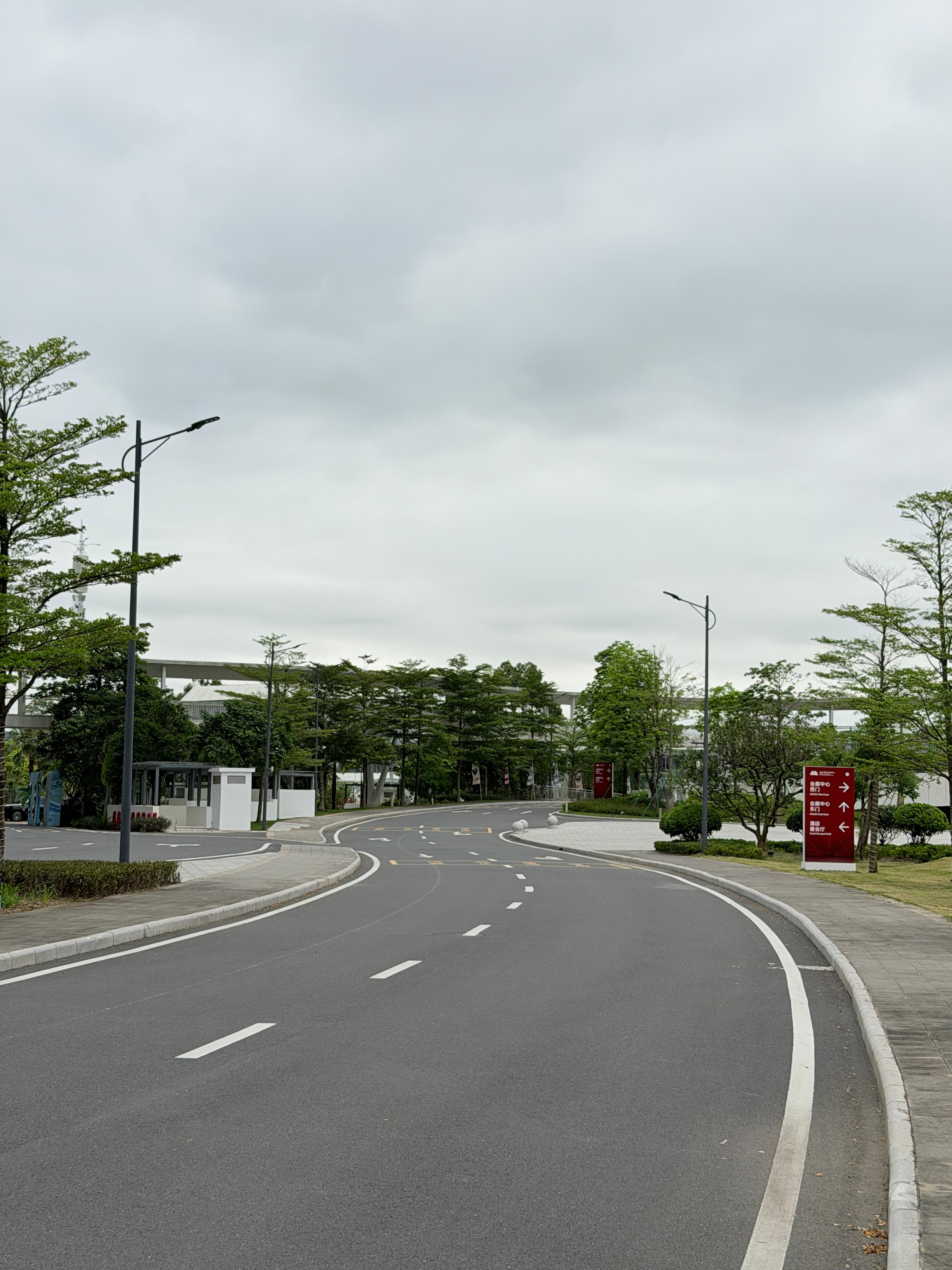 广州的岭南环境也太好了吧这个地方距离深圳宝安机场55公里距离广州天河100公里而