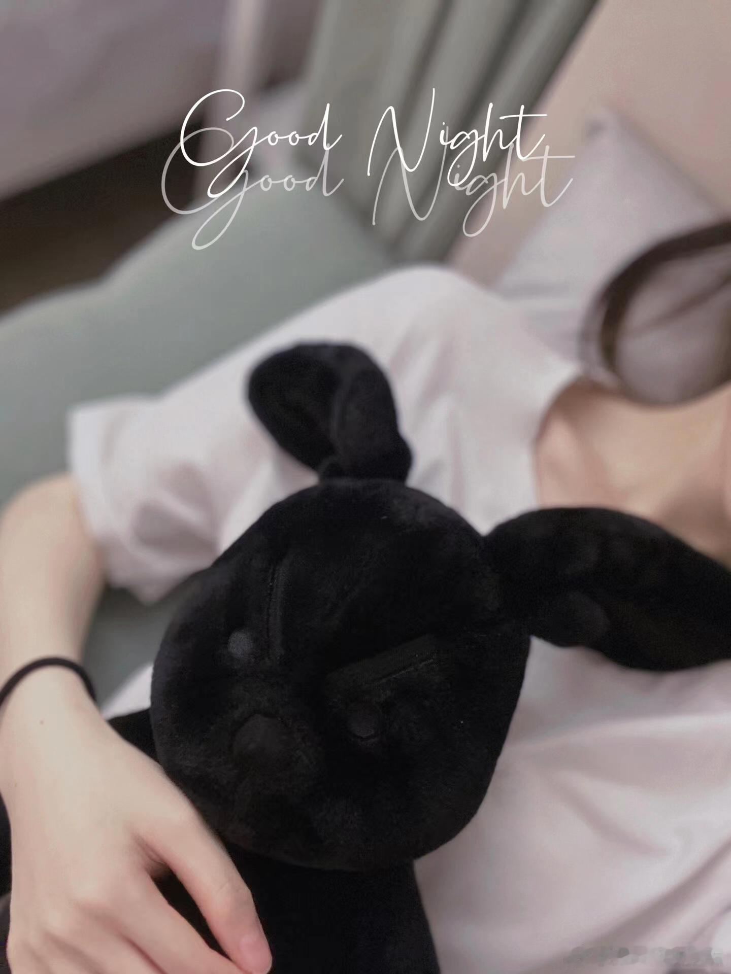 #女子下班后在车里刷剧续命#哈哈，看到这个话题我就笑了！我能理解她的感受，有时候