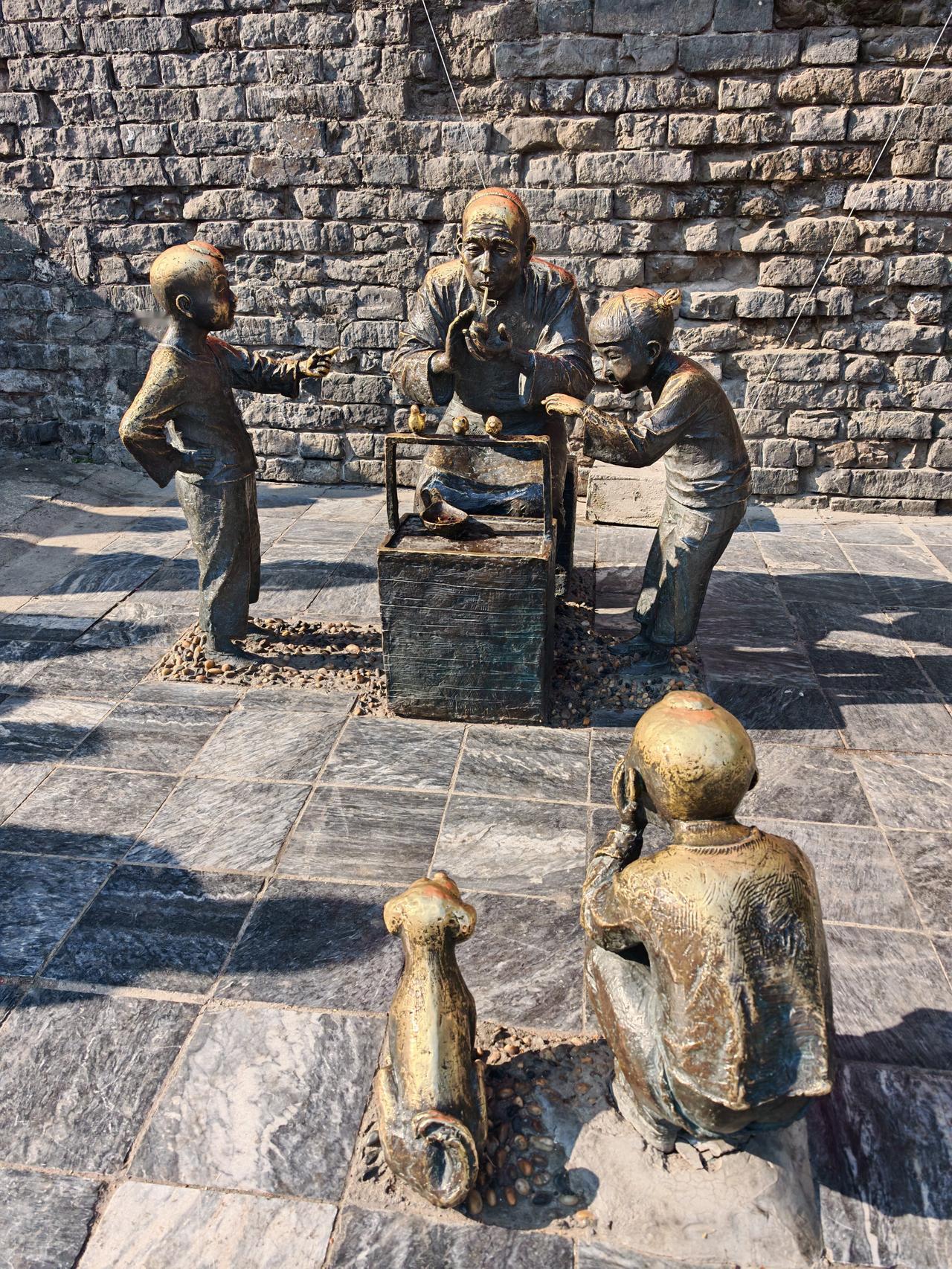 成年人的世界里，每一次行为都像投入湖面的石子，涟漪会扩散到意想不到的角落。我们总