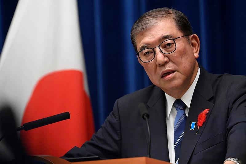 听到特朗普的话，日本首相石破茂要糟心了。
事情有关日本制铁公司计划收购美国钢铁公