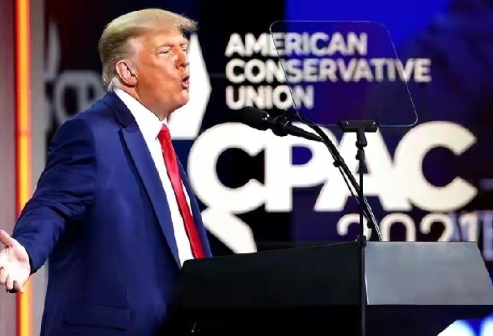 2026年的政坛聚光灯下，唐纳德·特朗普的名字依旧响亮。79岁的年纪，历经两任美