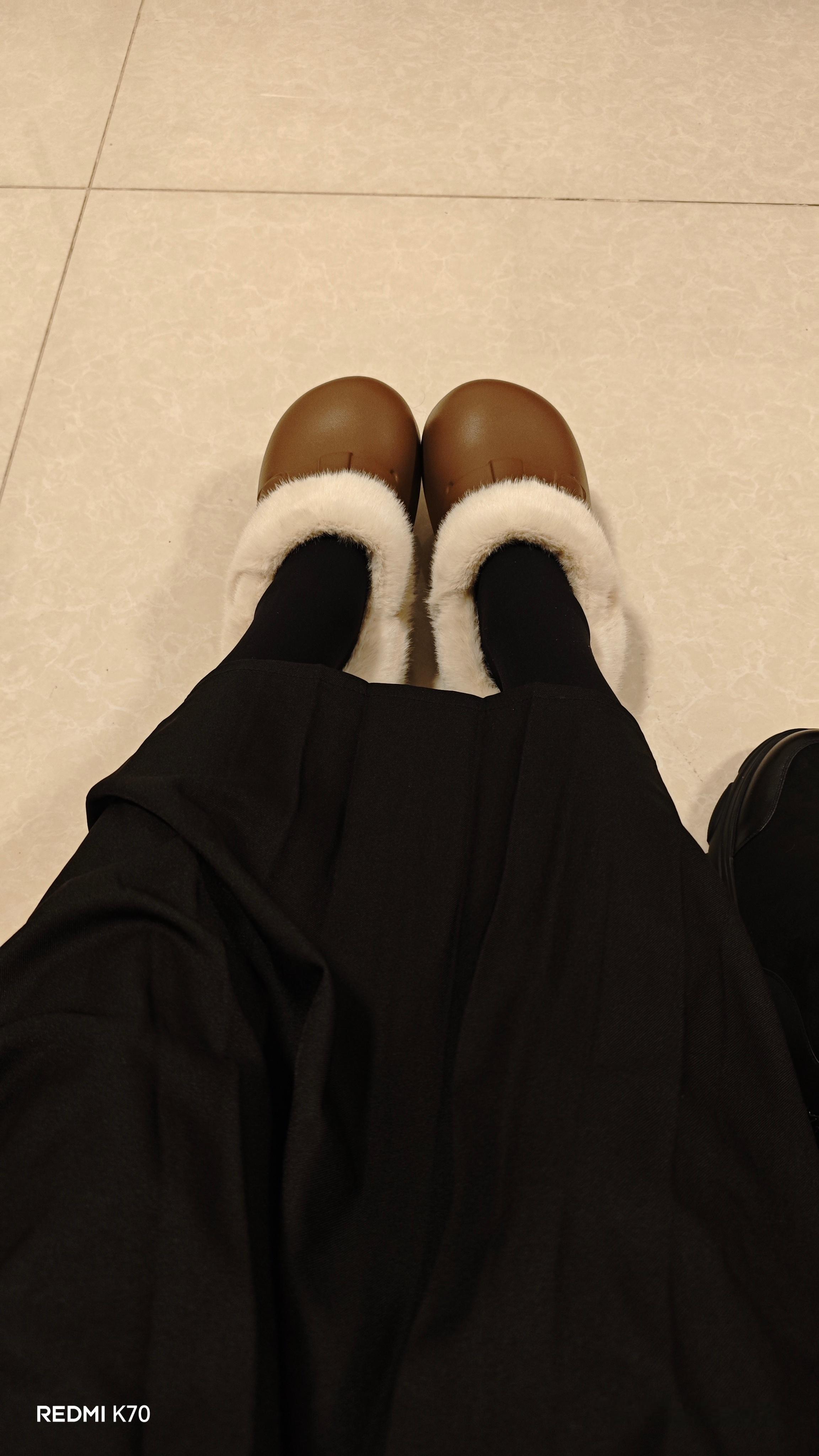 嘻嘻，买到了两双很喜欢的过冬小鞋鞋~ ​​​