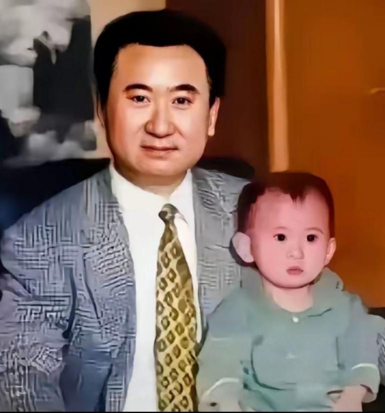 黄一鸣晒出了证据，这不用验，也看出来是亲生的啊[捂脸][捂脸][捂脸]别像不像的