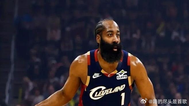 《今天NBA的消息真让人大跌眼镜。 字母哥被换到热火虽然轰动，但他毕竟是顶级球星