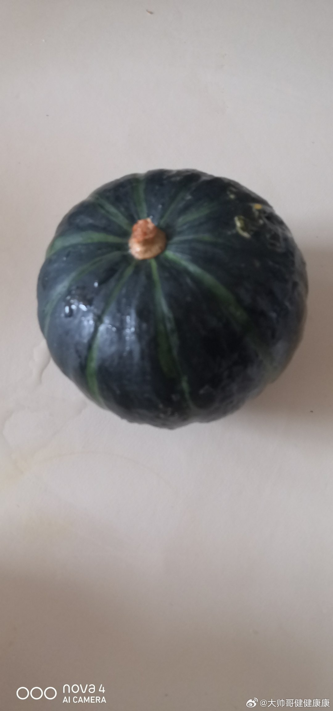熊猫守护者今日端午，一早起来捣鼓自创特色美食。昨天糯米提前泡足半天，用盘子垫了笼