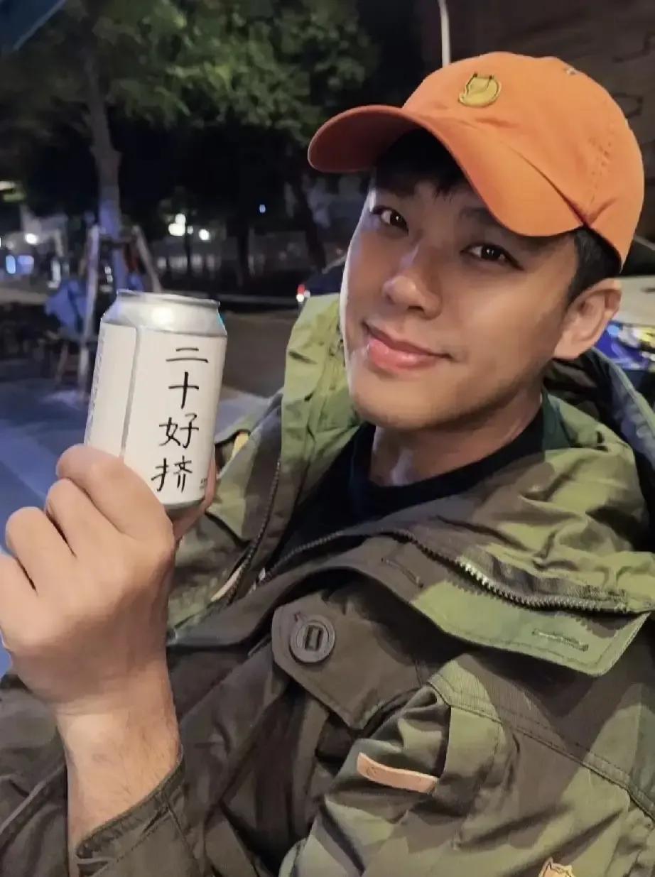 葛斯齐拍视频说S家的事他不跟了，因为S妈闭麦。
我刷到这条差点以为他号被盗。
过