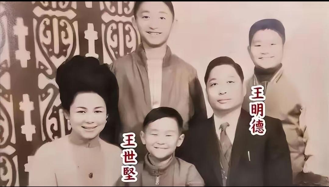 王世坚 不敢看《沉默的荣耀》

⭕️剧中的大叛徒王明德，因受不了国民党酷刑，出卖